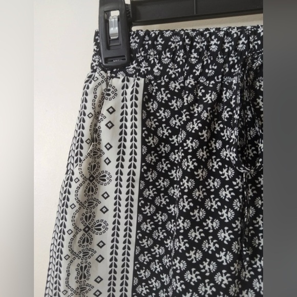 BeBop Black & White Boho Printed Drawstring Shorts XS - Picture 5 of 9
